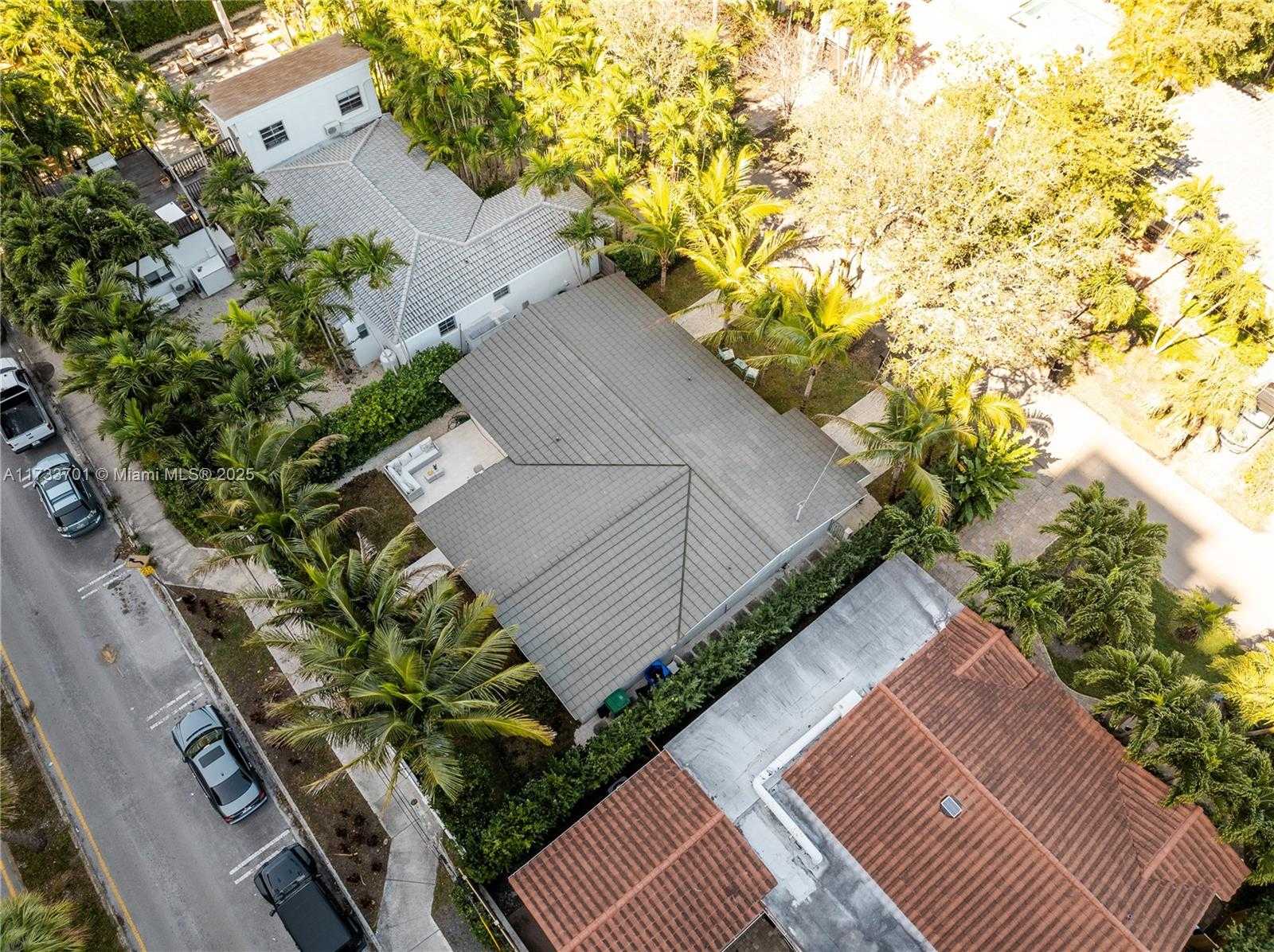 Small Image of 800 NORTH EAST 70TH ST, Miami Number 52