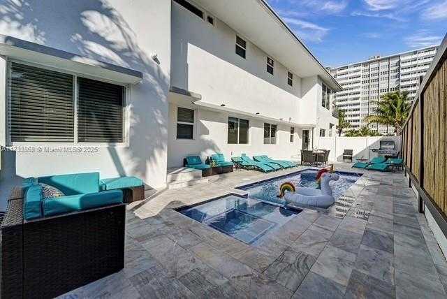Small Image of 320 MISSOURI ST, Hollywood Number 13