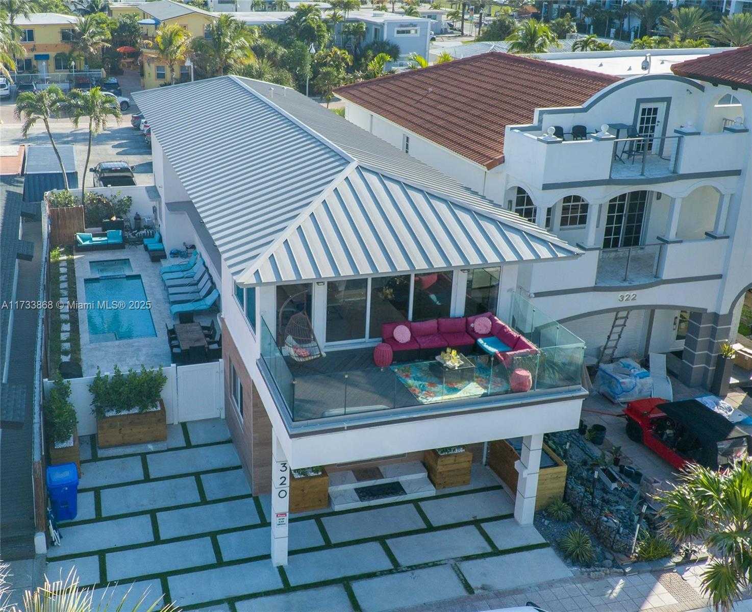 Small Image of 320 MISSOURI ST, Hollywood Number 2