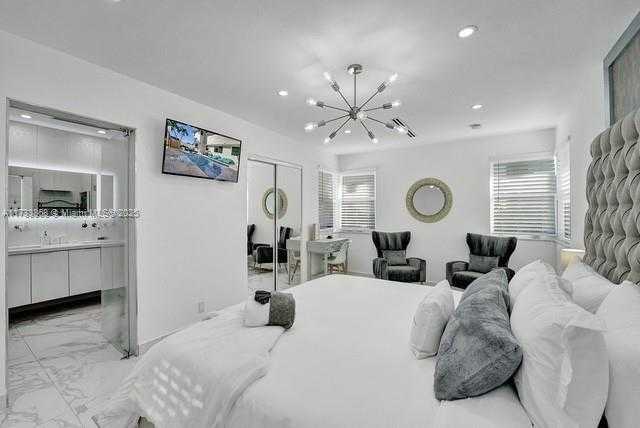 Small Image of 320 MISSOURI ST, Hollywood Number 7