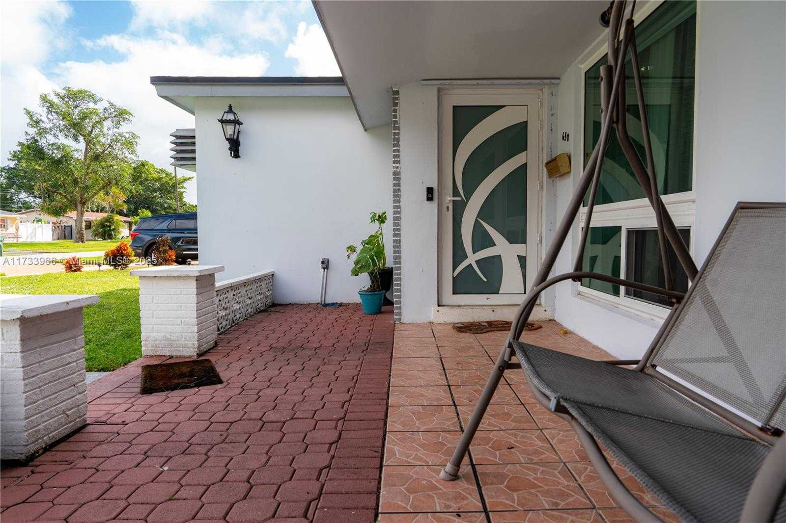 Small Image of 650 SOUTH WEST 68TH AVE, Pembroke Pines Number 3