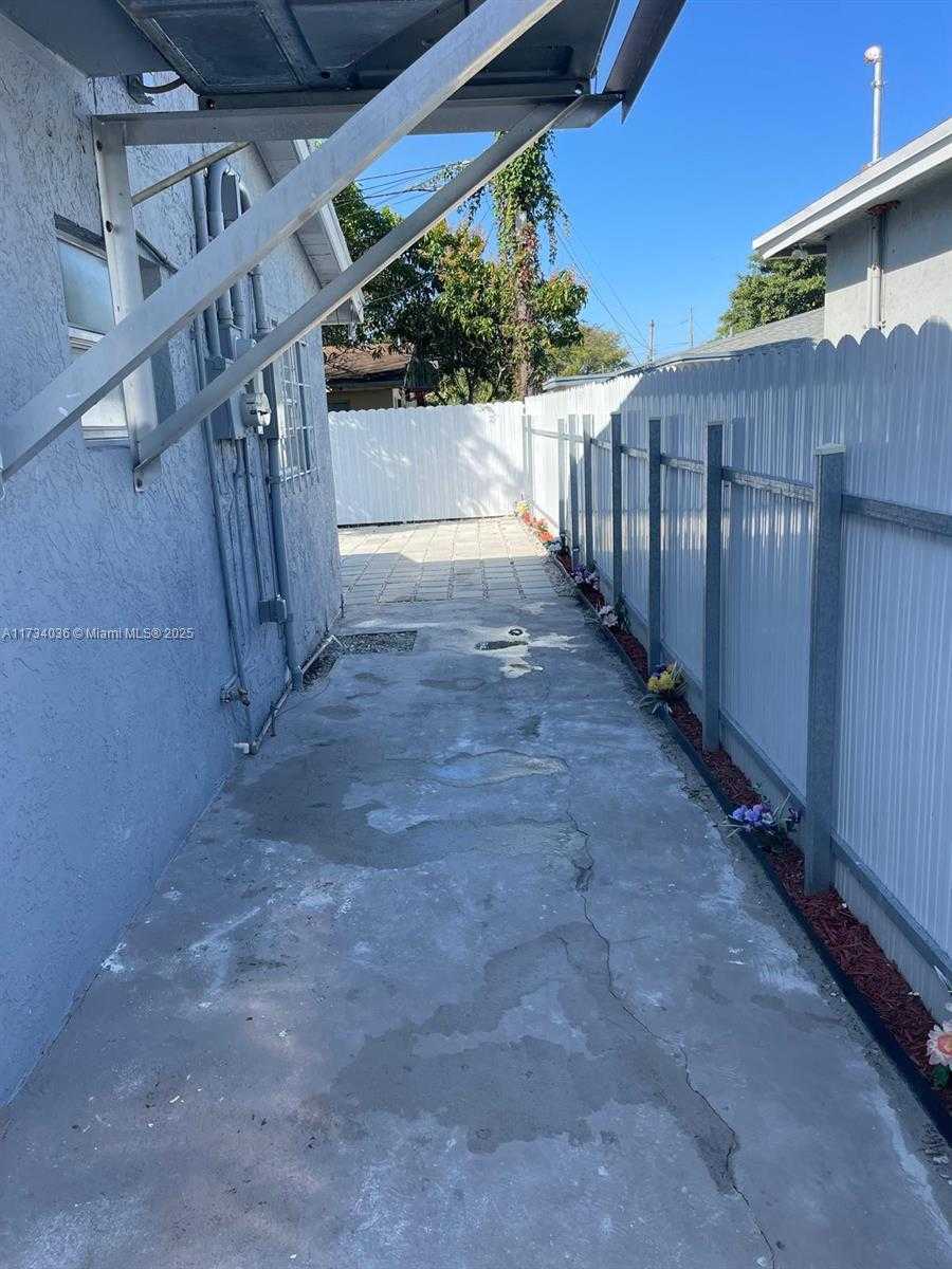 Small Image of 1187 NORTH WEST 29TH TER, Fort Lauderdale Number 15