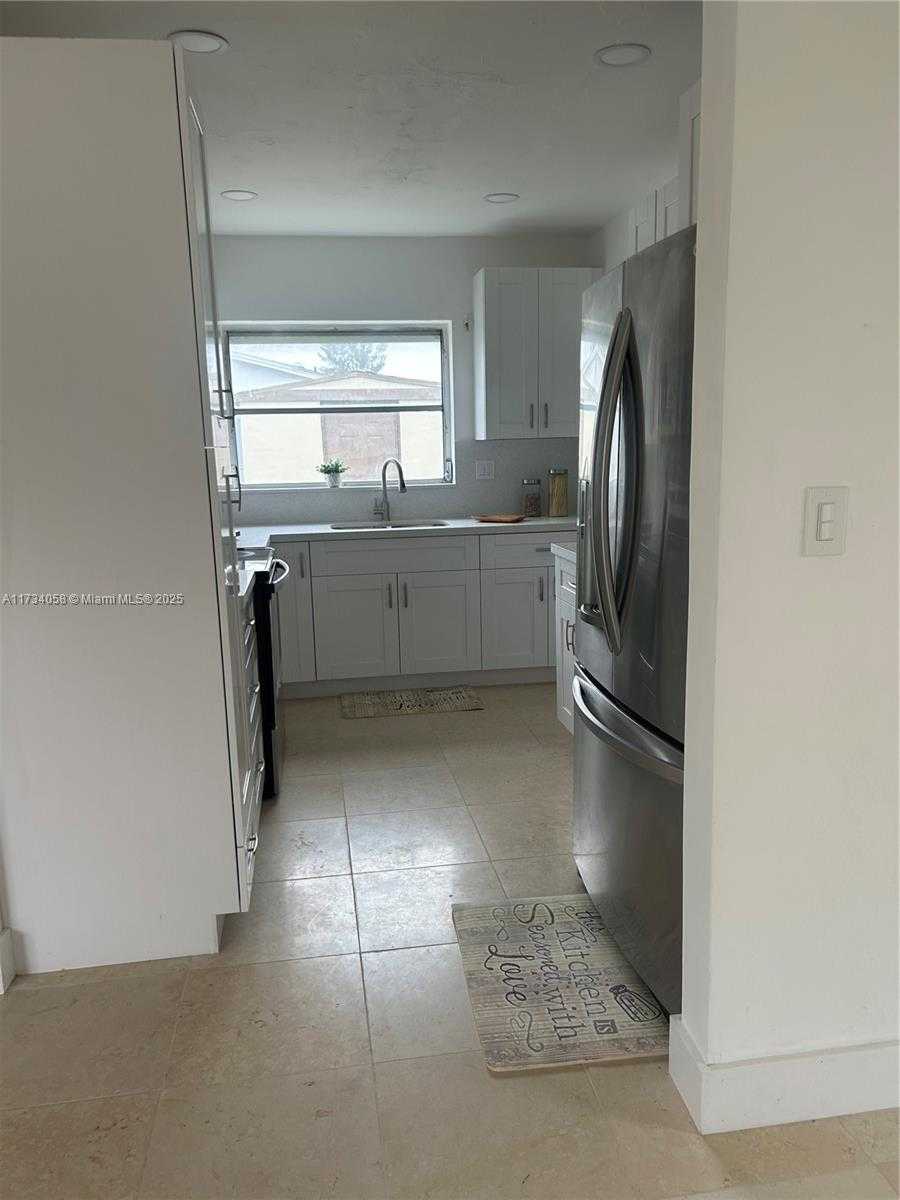 Small Image of 3270 NORTH WEST 196TH LN, Miami Gardens Number 11