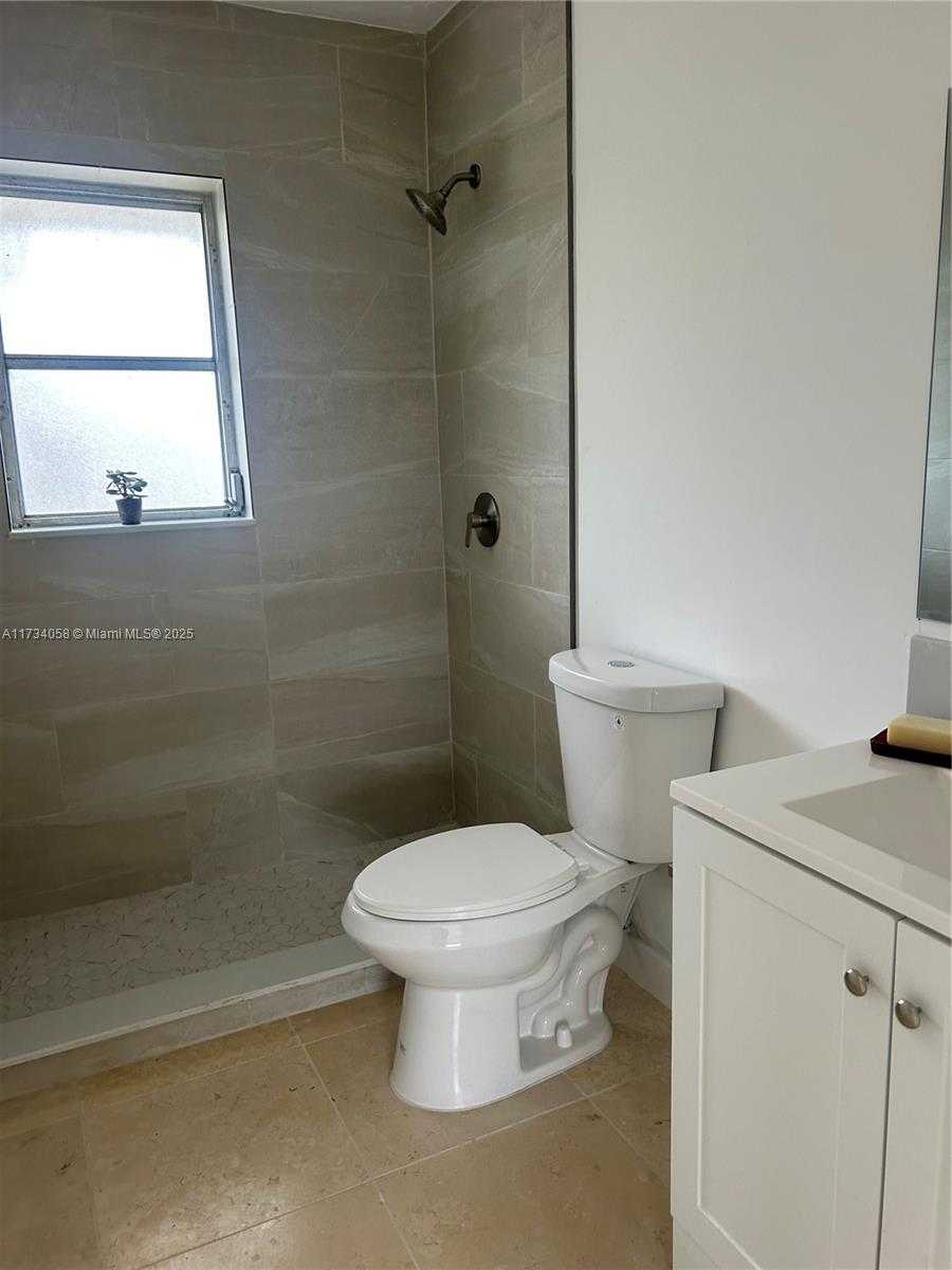 Small Image of 3270 NORTH WEST 196TH LN, Miami Gardens Number 14
