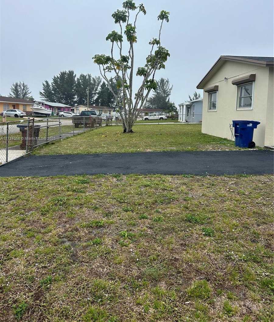 Small Image of 3270 NORTH WEST 196TH LN, Miami Gardens Number 3