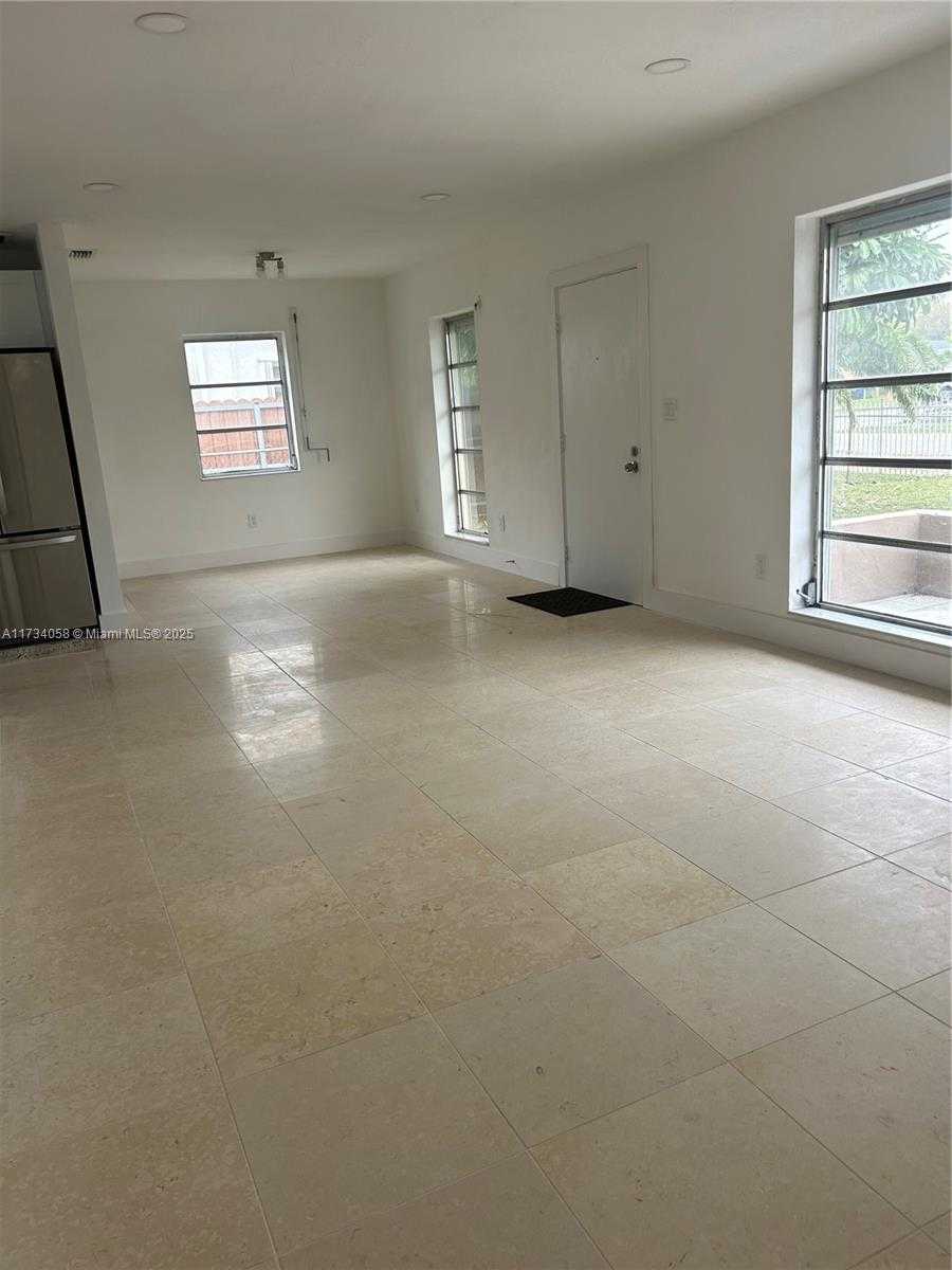 Small Image of 3270 NORTH WEST 196TH LN, Miami Gardens Number 7