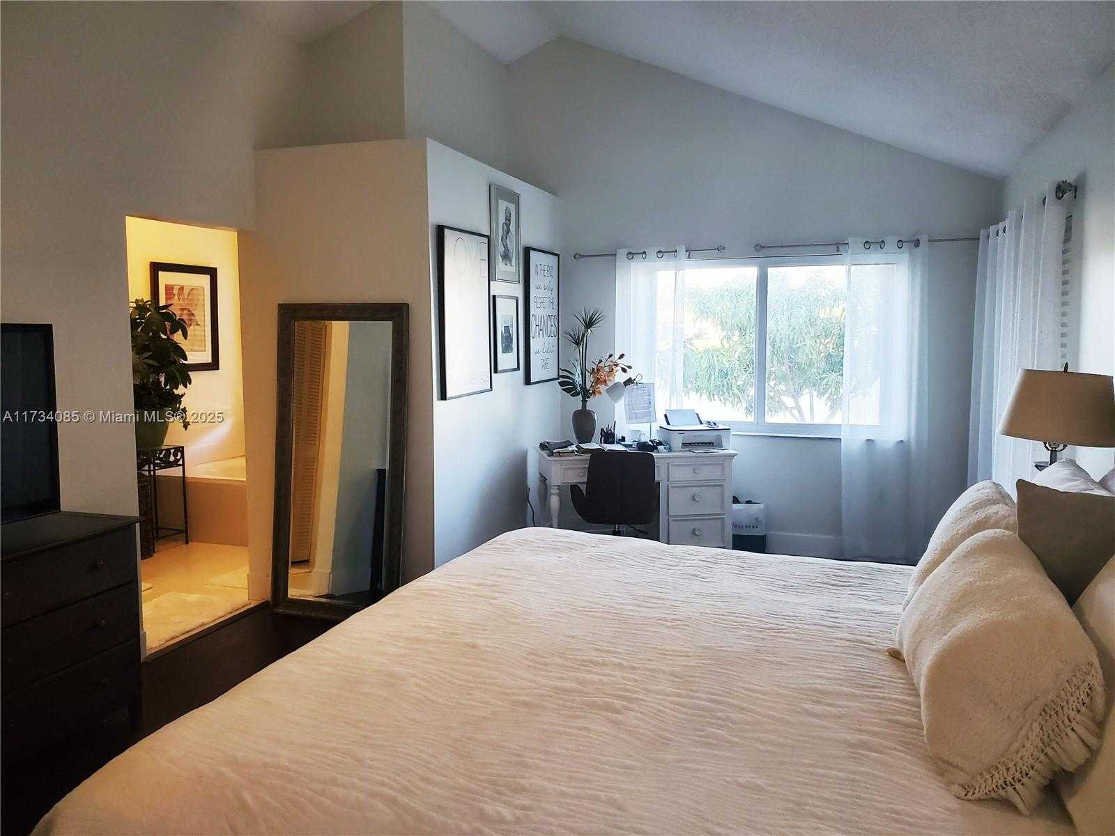 Small Image of 13001 SOUTH WEST 19TH DR, Miramar Number 23