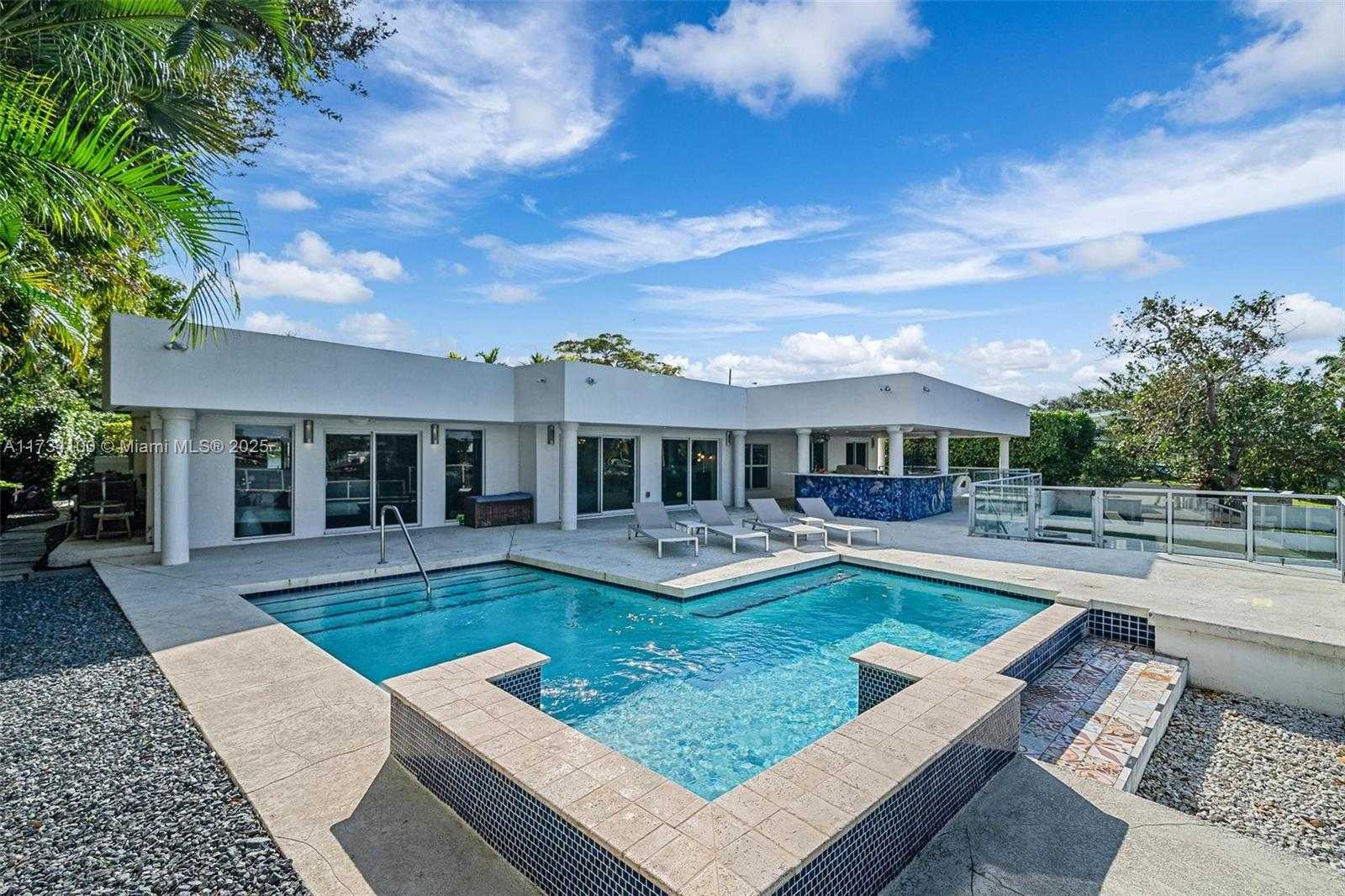Small Image of 2091 NORTH EAST 191ST DR, North Miami Beach Number 10