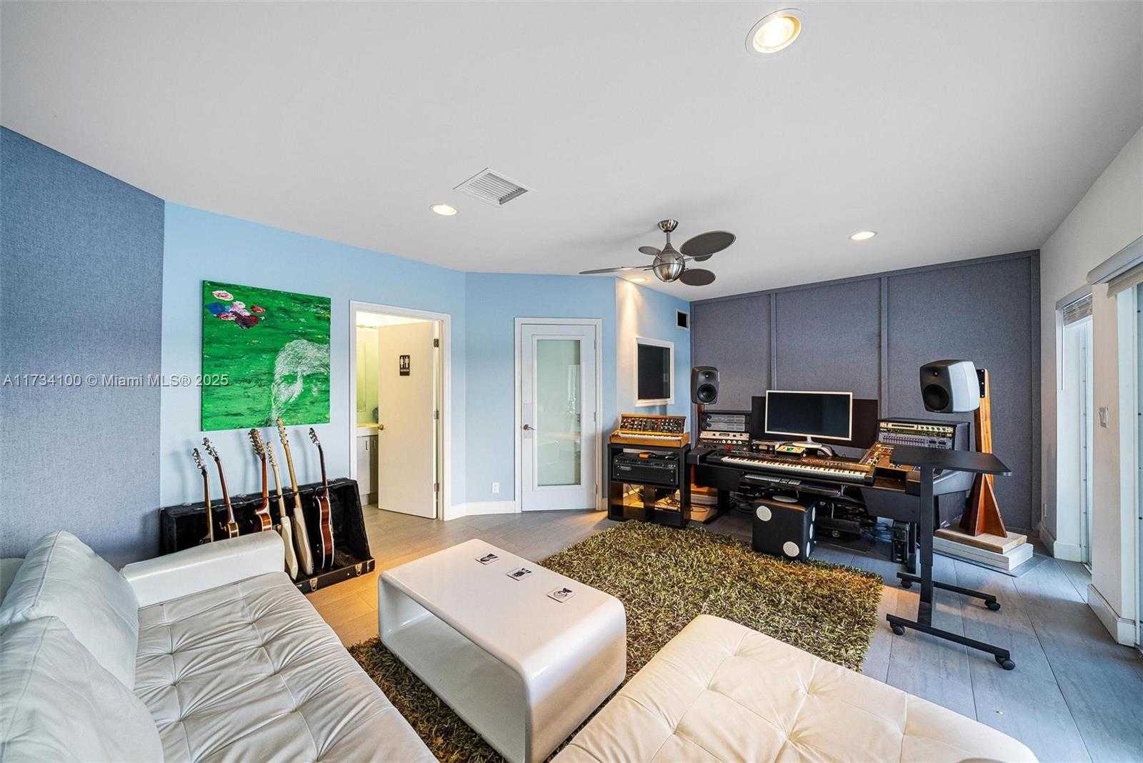 Small Image of 2091 NORTH EAST 191ST DR, North Miami Beach Number 28