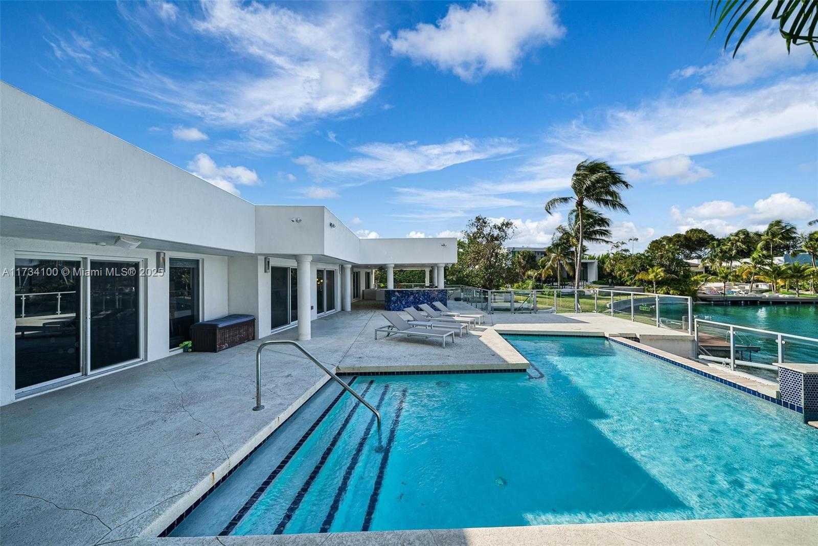 Small Image of 2091 NORTH EAST 191ST DR, North Miami Beach Number 33