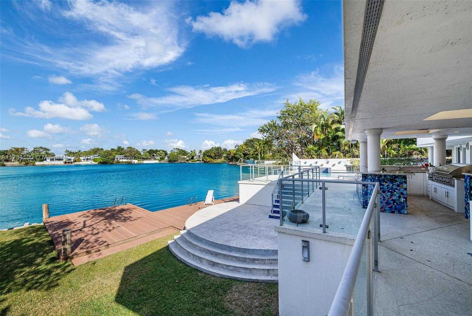 Small Image of 2091 NORTH EAST 191ST DR, North Miami Beach Number 38
