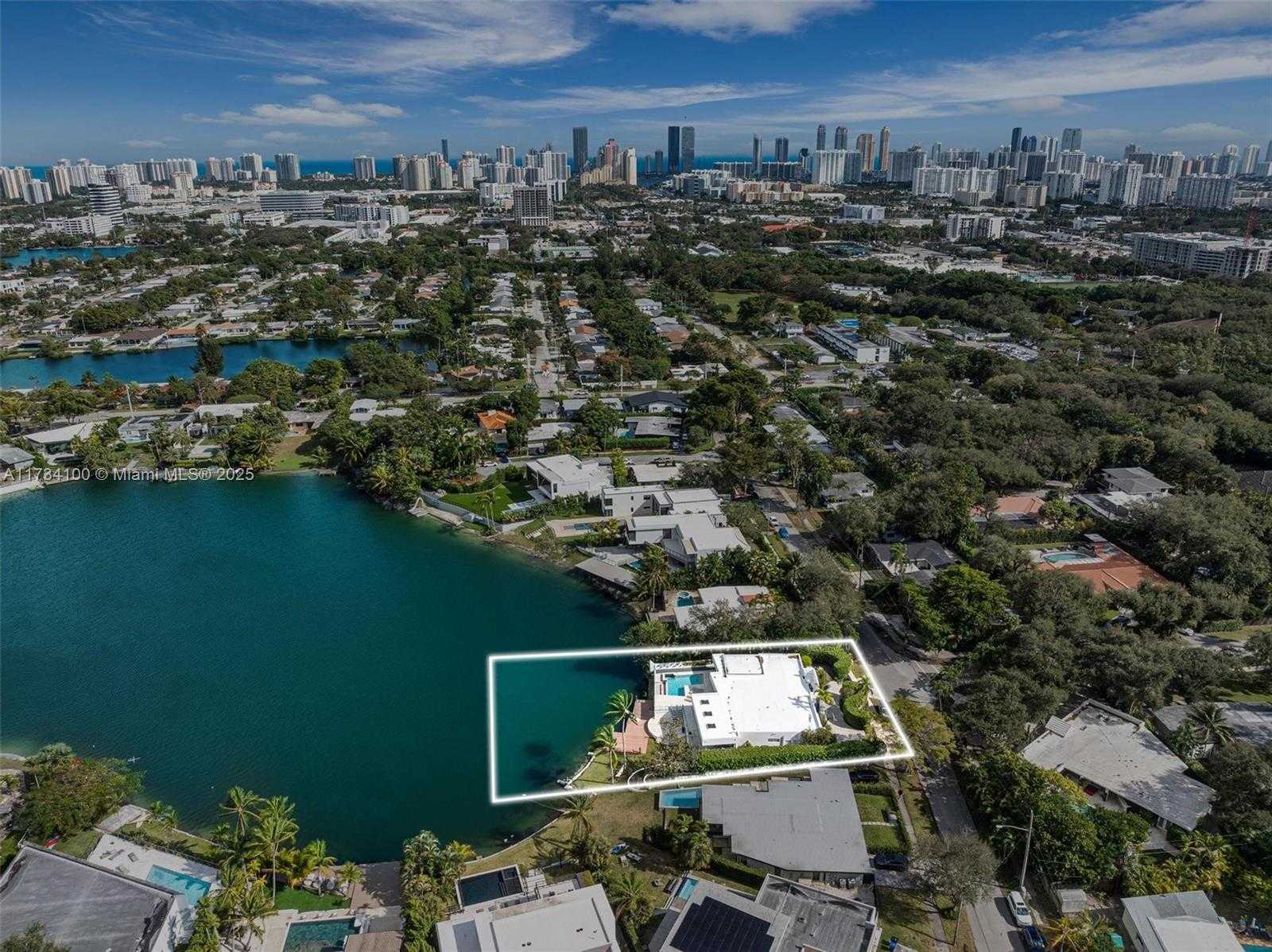 Small Image of 2091 NORTH EAST 191ST DR, North Miami Beach Number 5