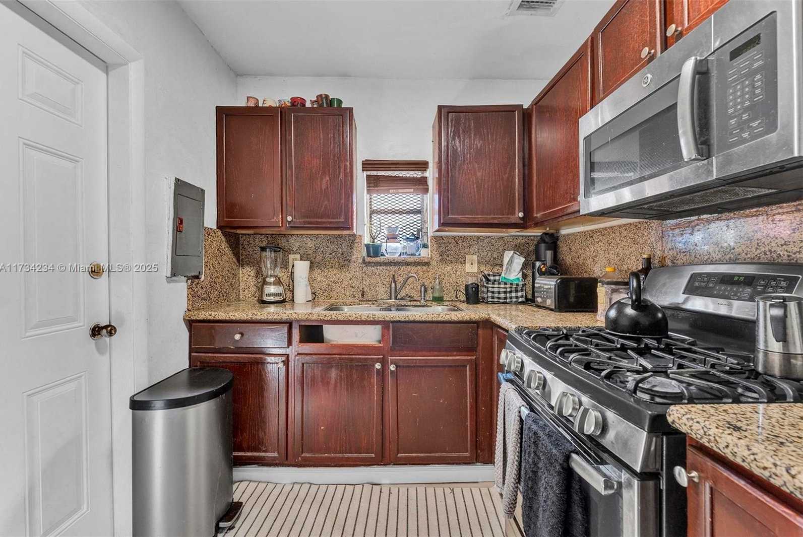 Small Image of 789 NORTH WEST 76TH ST, Miami Number 13