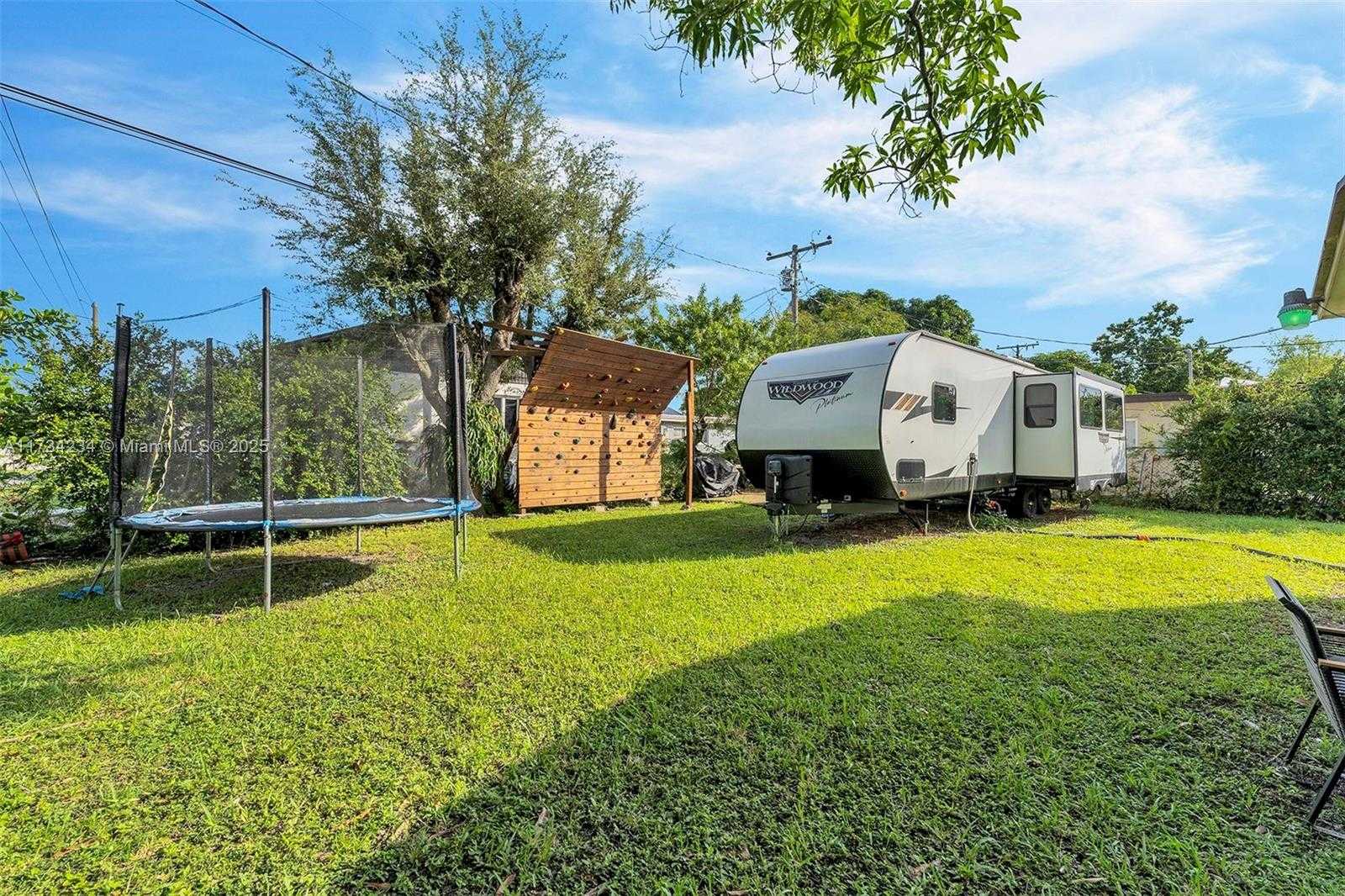 Small Image of 789 NORTH WEST 76TH ST, Miami Number 15