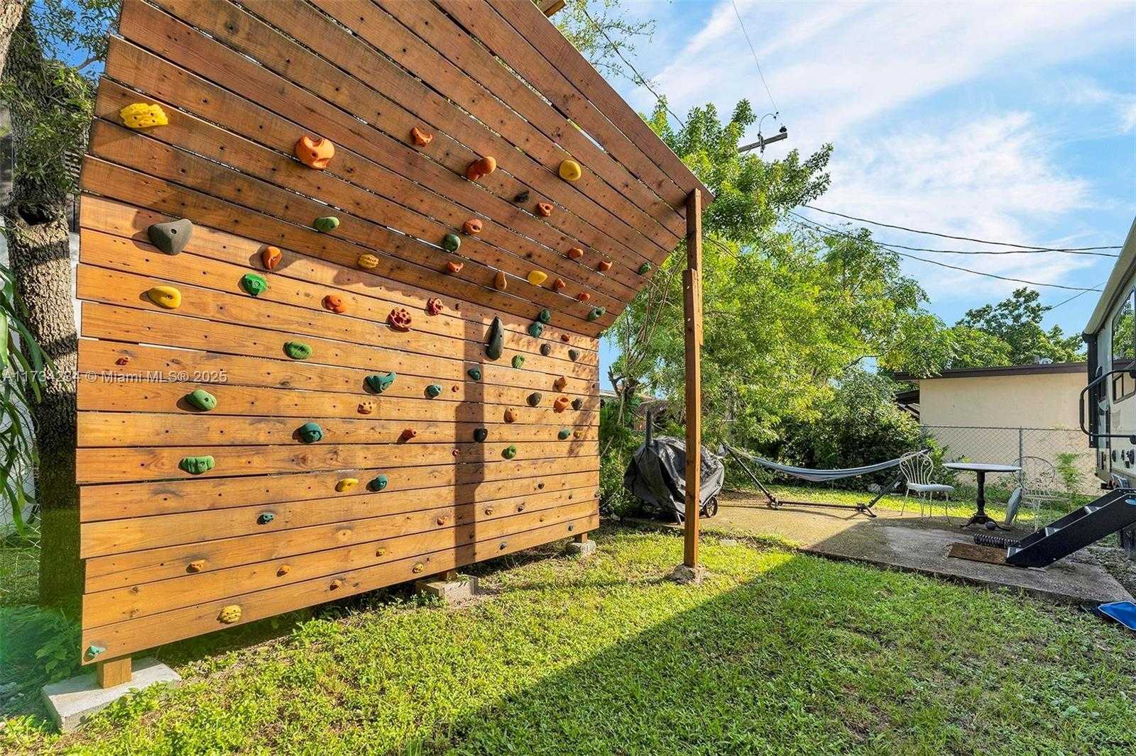 Small Image of 789 NORTH WEST 76TH ST, Miami Number 6