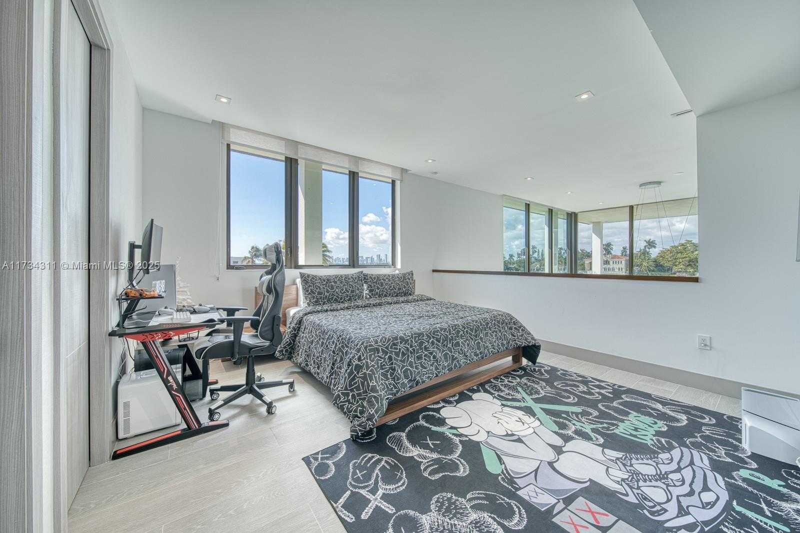 Small Image of 7520 WEST TREASURE DR, North Bay Village Number 13