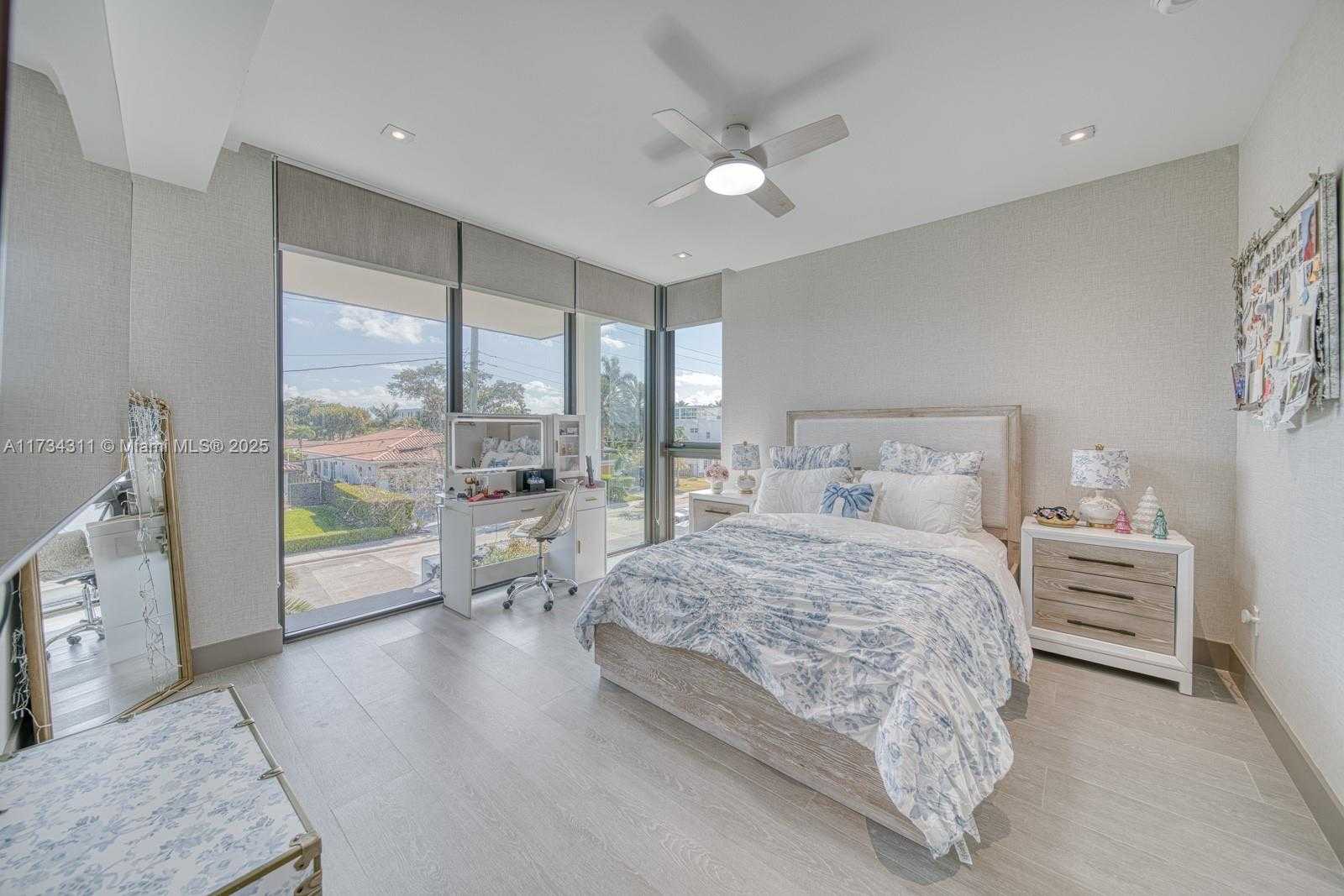 Small Image of 7520 WEST TREASURE DR, North Bay Village Number 21