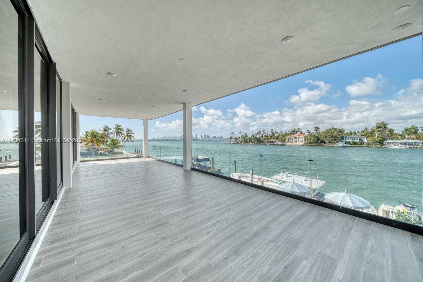Small Image of 7520 WEST TREASURE DR, North Bay Village Number 33