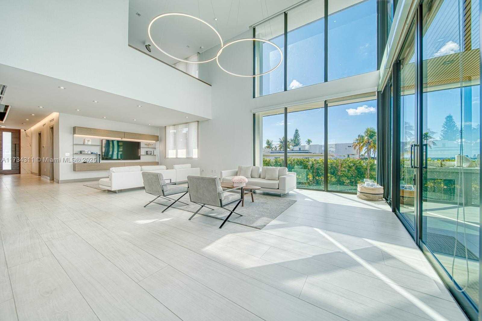 Small Image of 7520 WEST TREASURE DR, North Bay Village Number 40