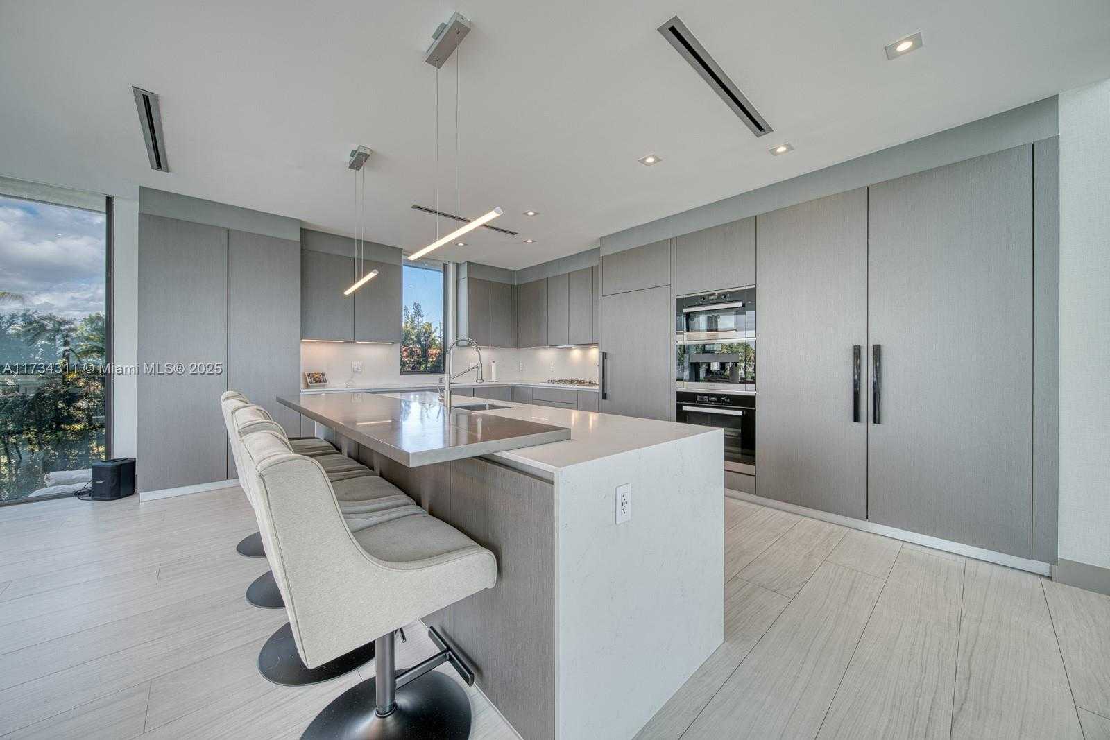 Small Image of 7520 WEST TREASURE DR, North Bay Village Number 43