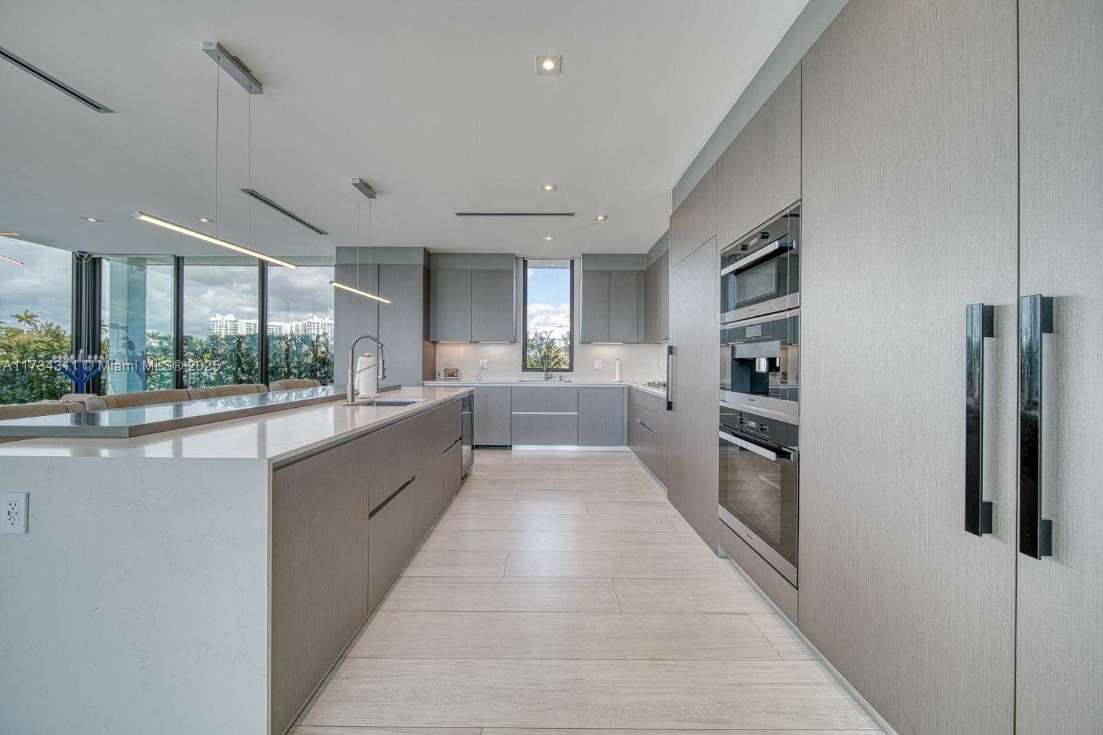 Small Image of 7520 WEST TREASURE DR, North Bay Village Number 44