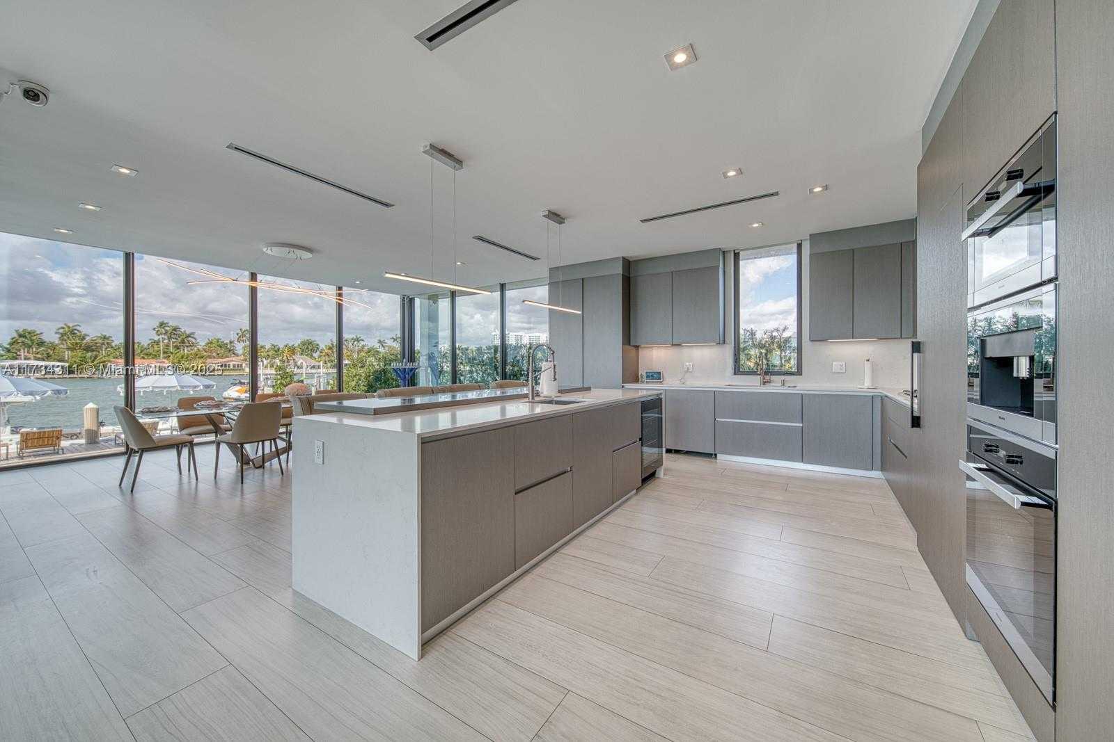 Small Image of 7520 WEST TREASURE DR, North Bay Village Number 45