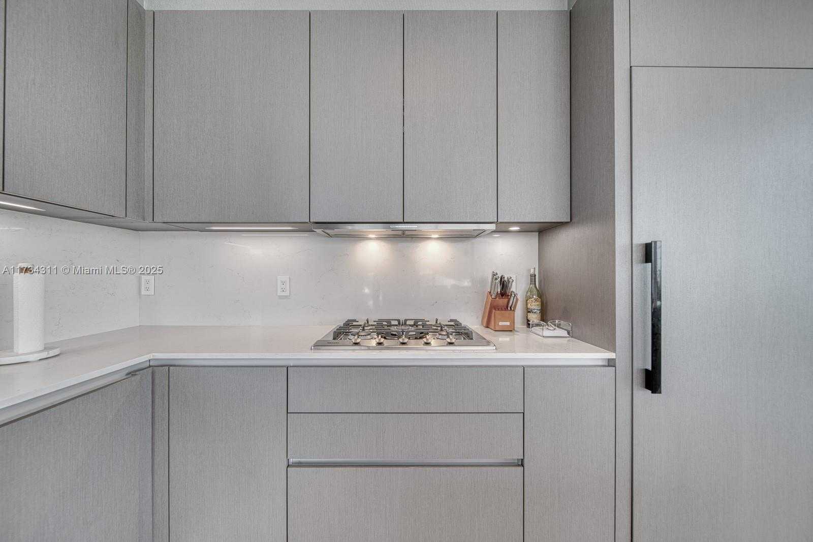 Small Image of 7520 WEST TREASURE DR, North Bay Village Number 47