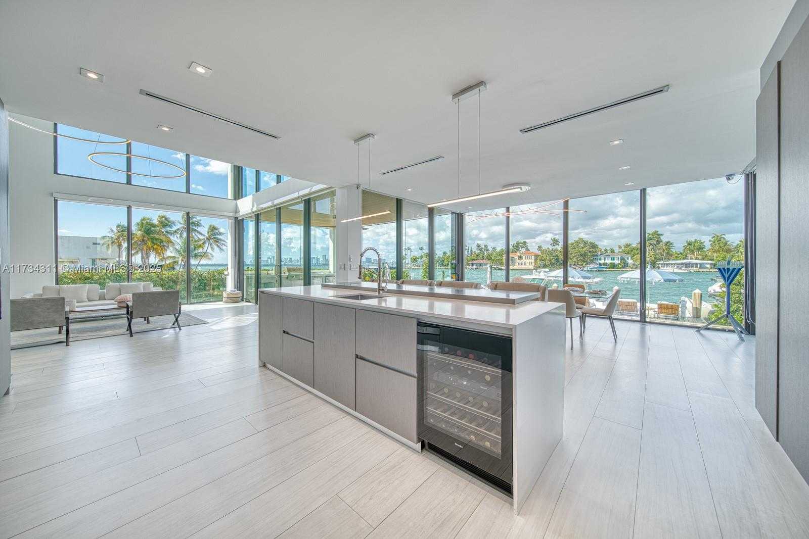 Small Image of 7520 WEST TREASURE DR, North Bay Village Number 49