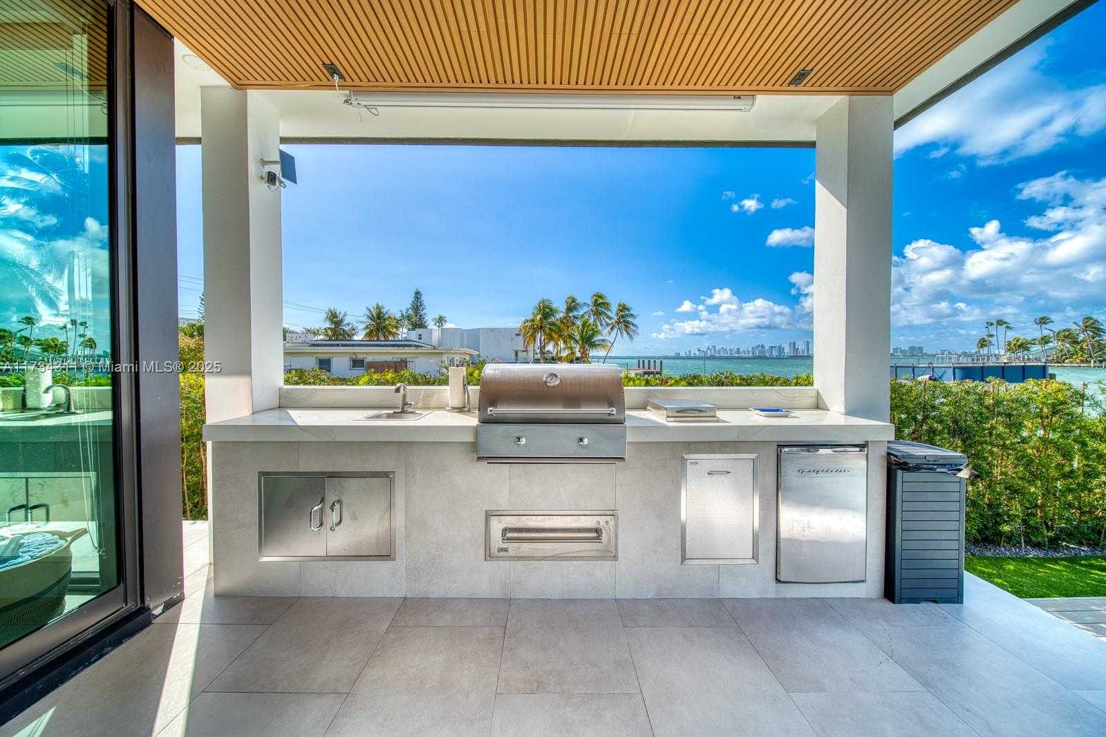 Small Image of 7520 WEST TREASURE DR, North Bay Village Number 52