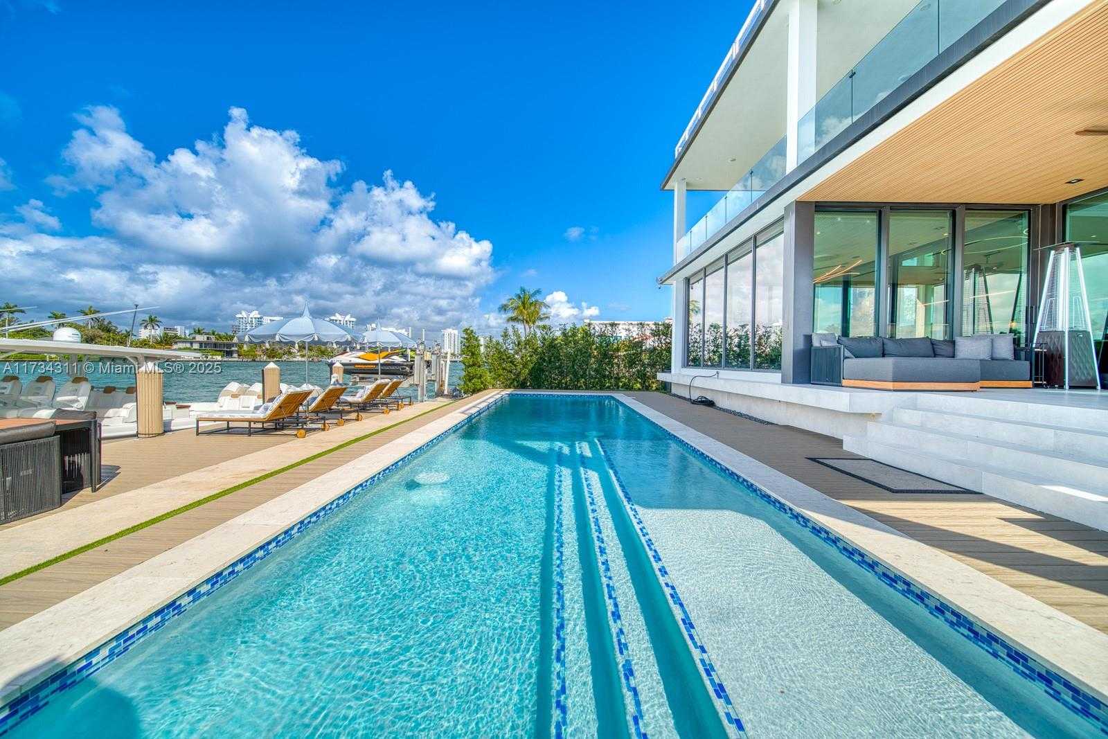 Small Image of 7520 WEST TREASURE DR, North Bay Village Number 54