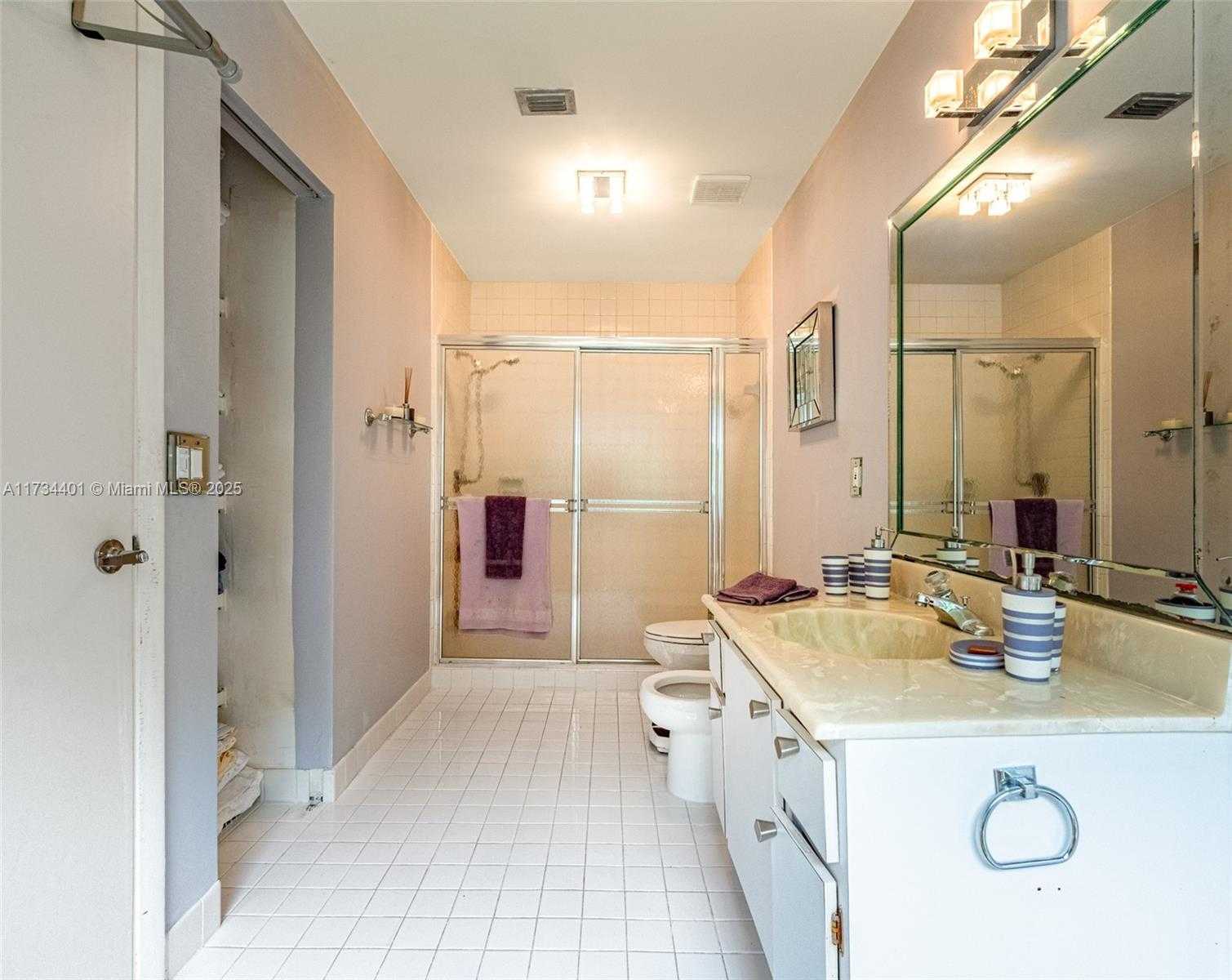 Small Image of 16796 ROYAL POINCIANA DR, Weston Number 17