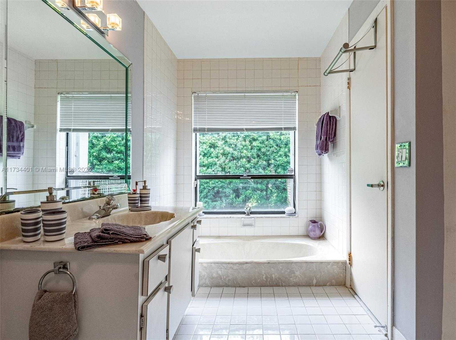 Small Image of 16796 ROYAL POINCIANA DR, Weston Number 18