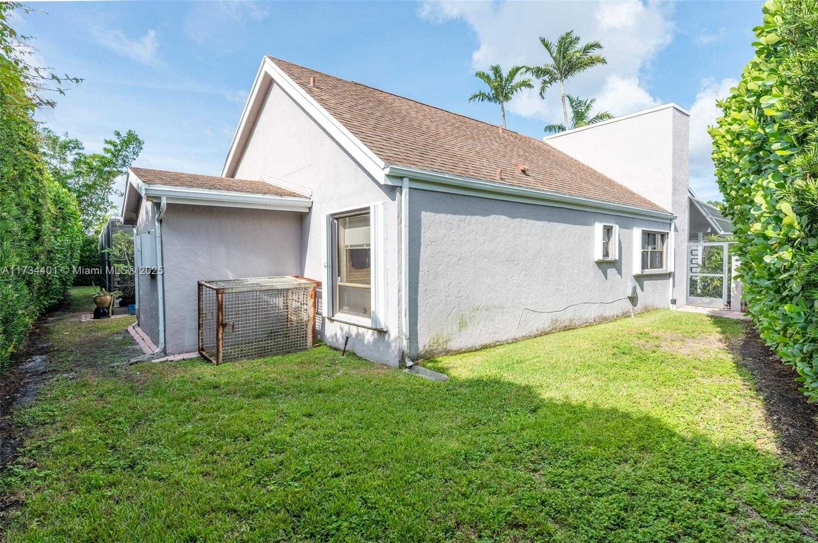 Small Image of 16796 ROYAL POINCIANA DR, Weston Number 28