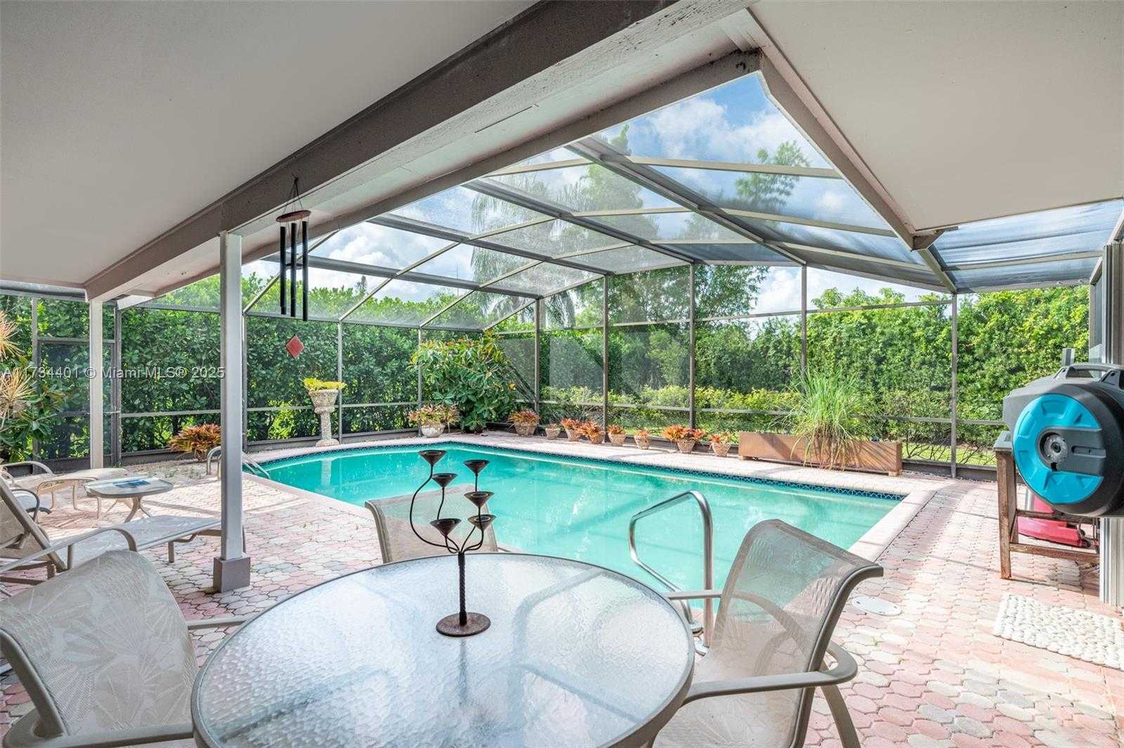 Small Image of 16796 ROYAL POINCIANA DR, Weston Number 31