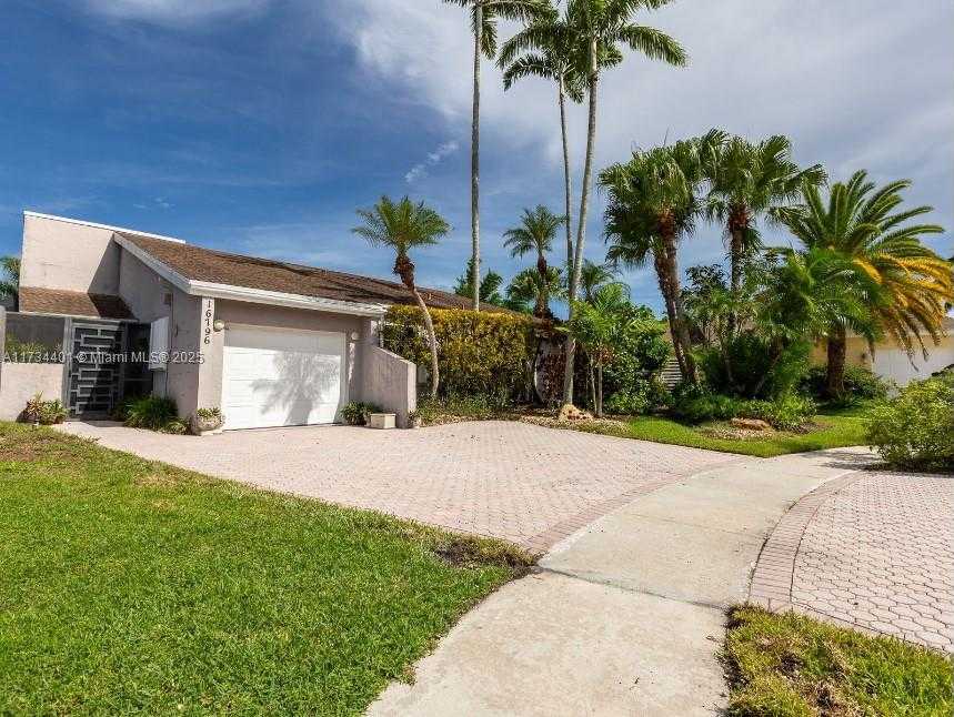 Small Image of 16796 ROYAL POINCIANA DR, Weston Number 35