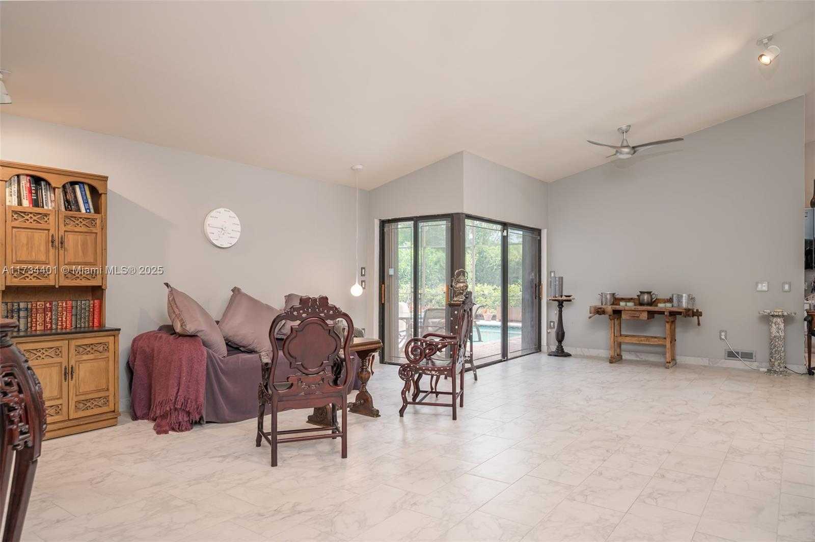Small Image of 16796 ROYAL POINCIANA DR, Weston Number 4