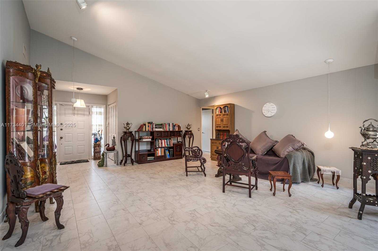 Small Image of 16796 ROYAL POINCIANA DR, Weston Number 5