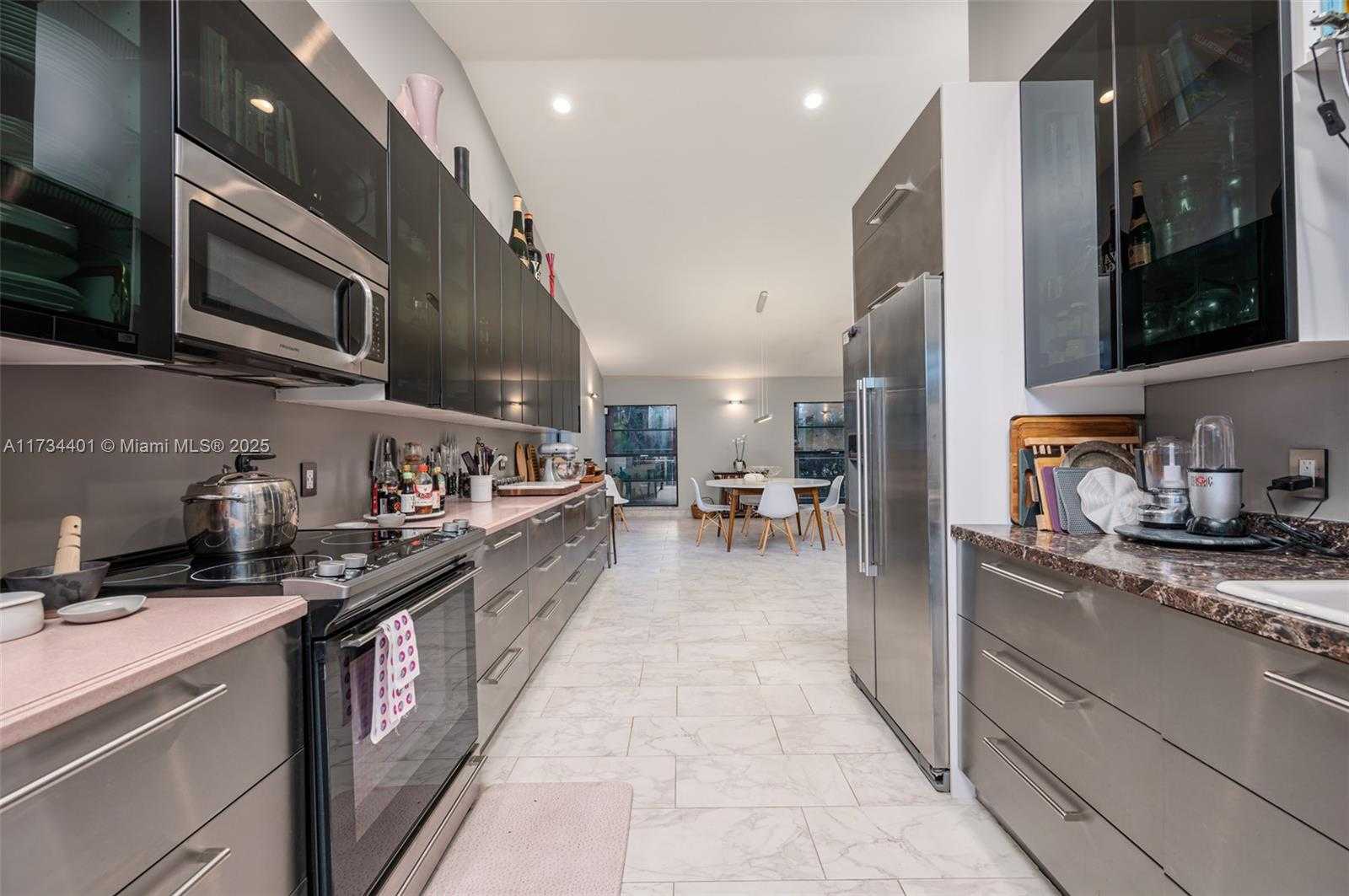 Small Image of 16796 ROYAL POINCIANA DR, Weston Number 7