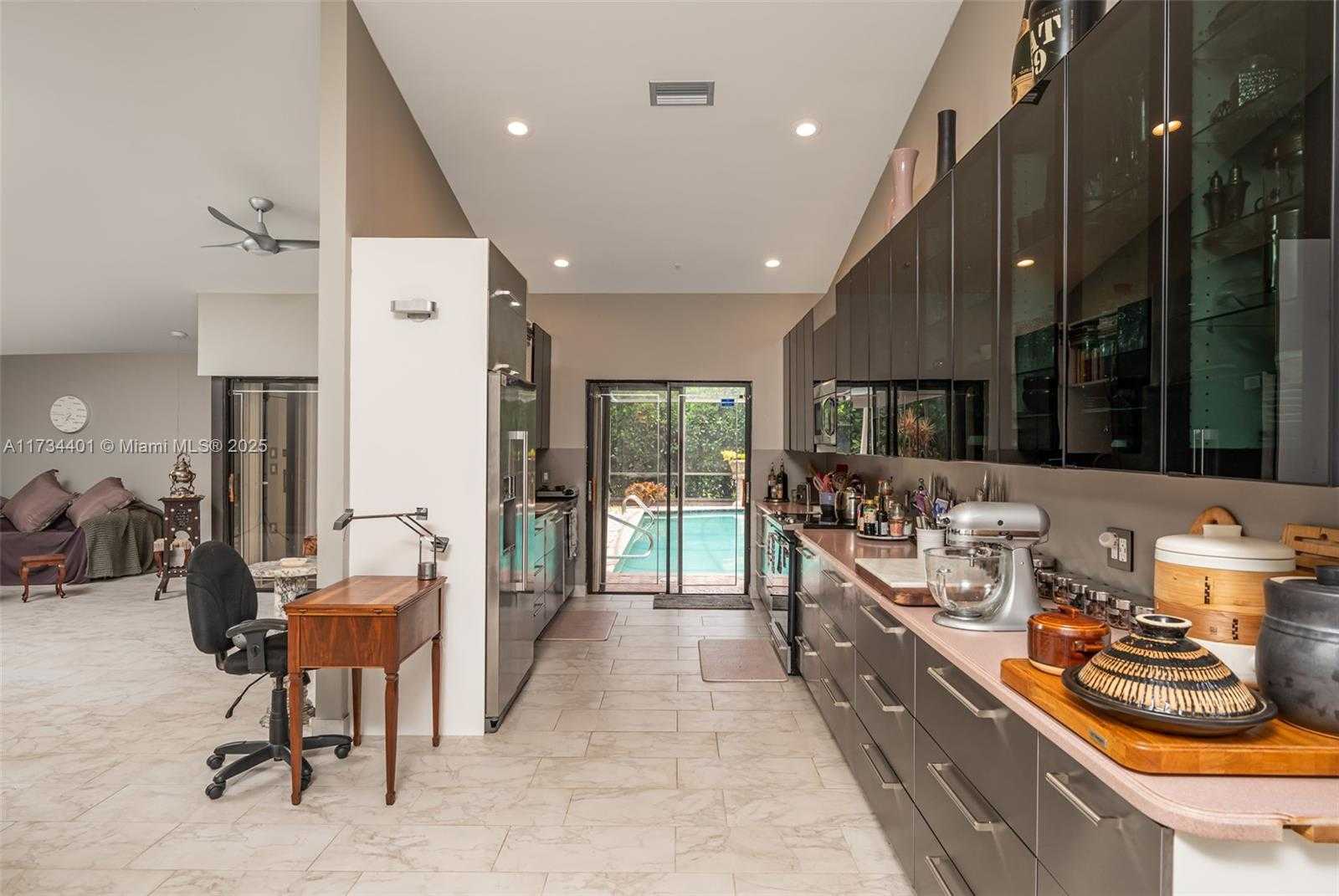 Small Image of 16796 ROYAL POINCIANA DR, Weston Number 8