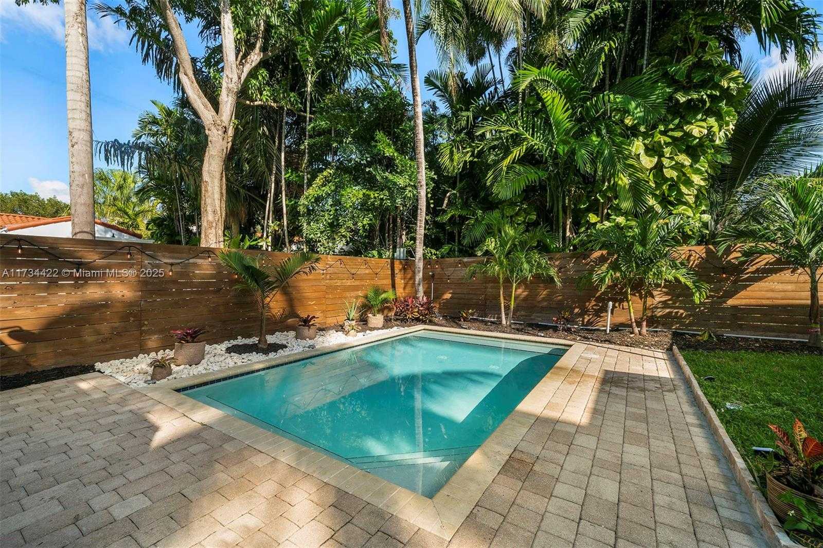 Small Image of 769 NORTH EAST 76TH ST, Miami Number 11