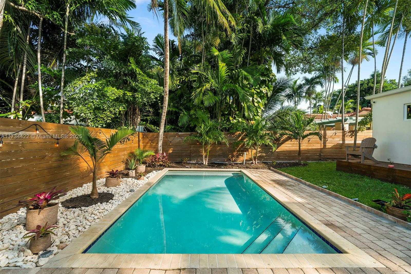 Small Image of 769 NORTH EAST 76TH ST, Miami Number 12