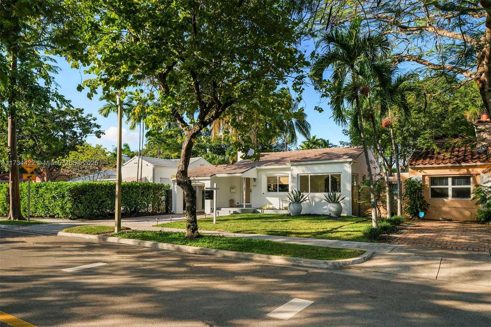 Small Image of 769 NORTH EAST 76TH ST, Miami Number 4