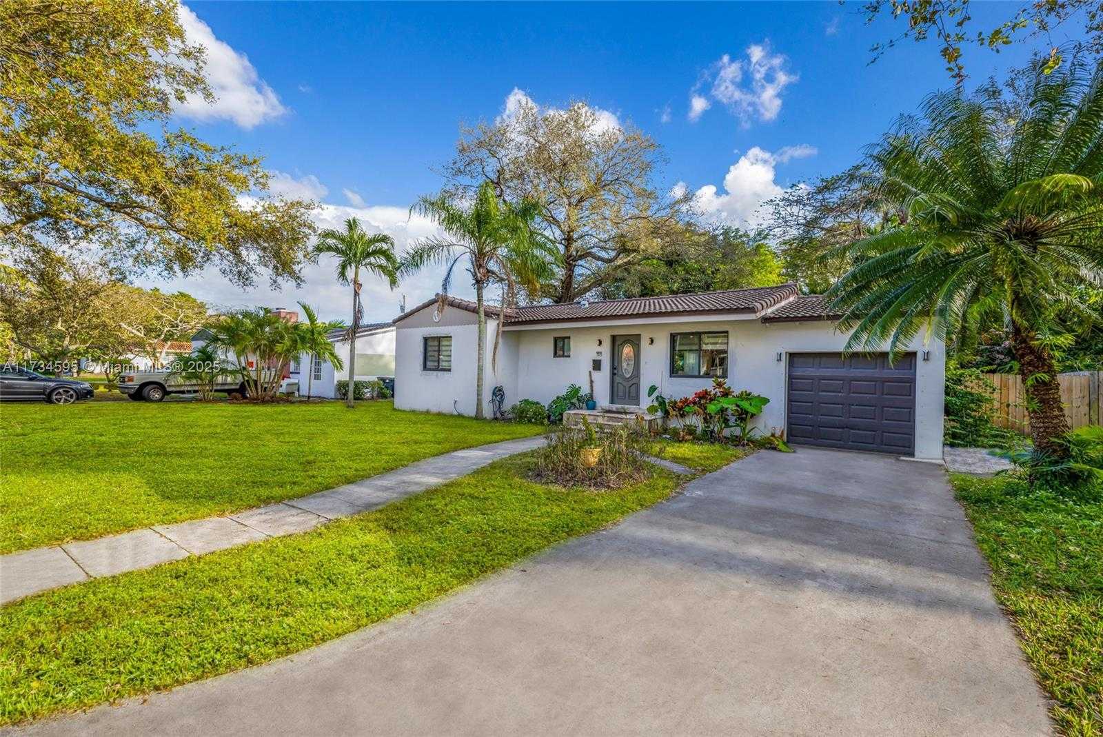 Small Image of 118 NORTH WEST 100TH TER, Miami Shores Number 2