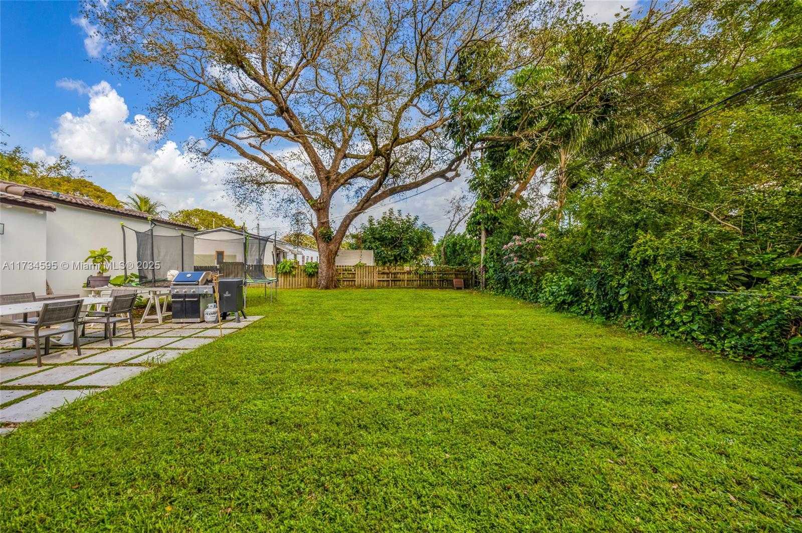 Small Image of 118 NORTH WEST 100TH TER, Miami Shores Number 27