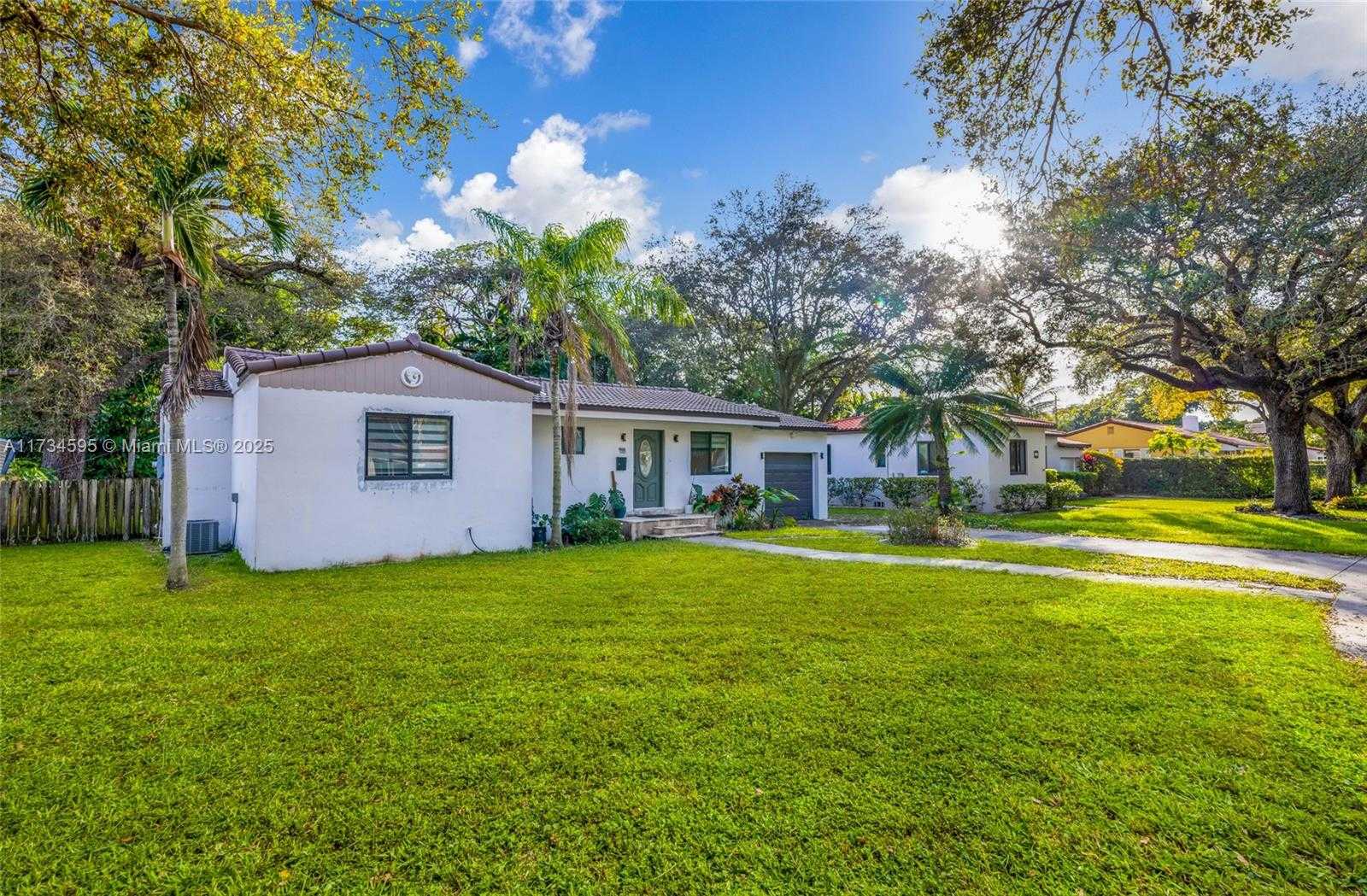 Small Image of 118 NORTH WEST 100TH TER, Miami Shores Number 3