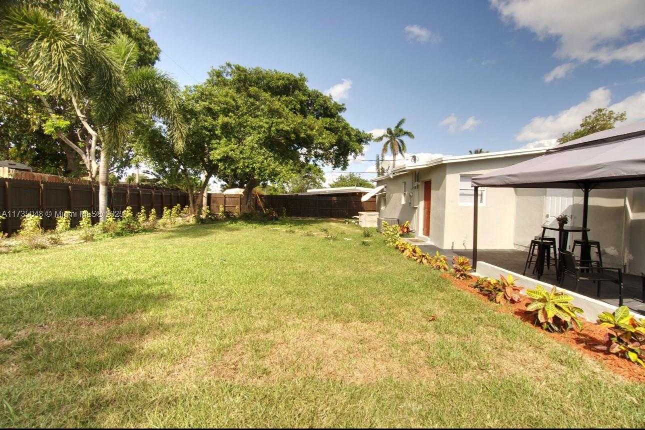 Small Image of 4877 NORTH EAST 15TH AVE, Pompano Beach Number 13