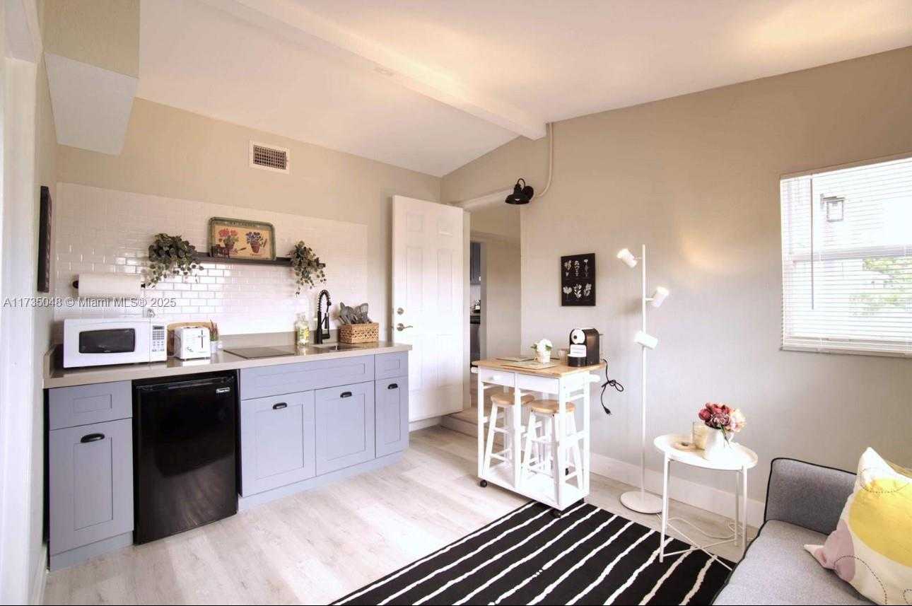 Small Image of 4877 NORTH EAST 15TH AVE, Pompano Beach Number 4