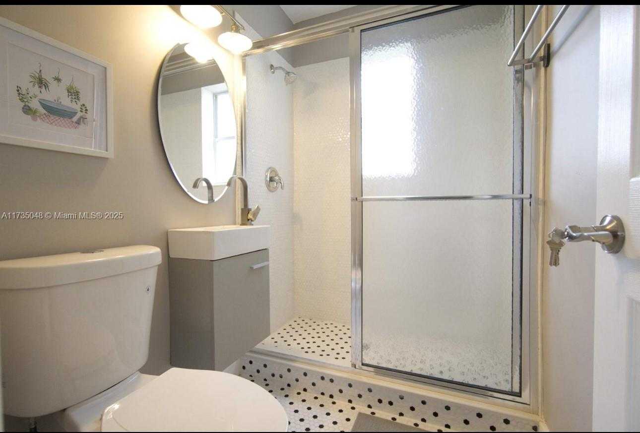 Small Image of 4877 NORTH EAST 15TH AVE, Pompano Beach Number 9