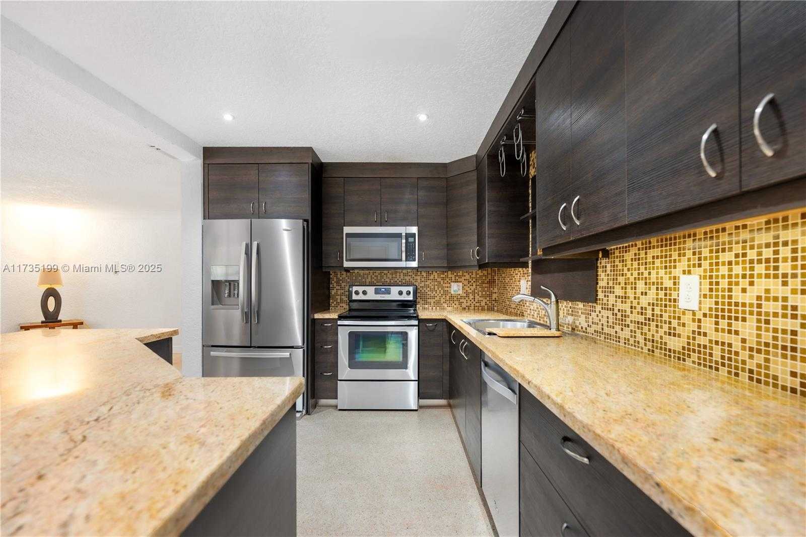 Small Image of 1498 NORTH EAST 39TH ST, Oakland Park Number 14
