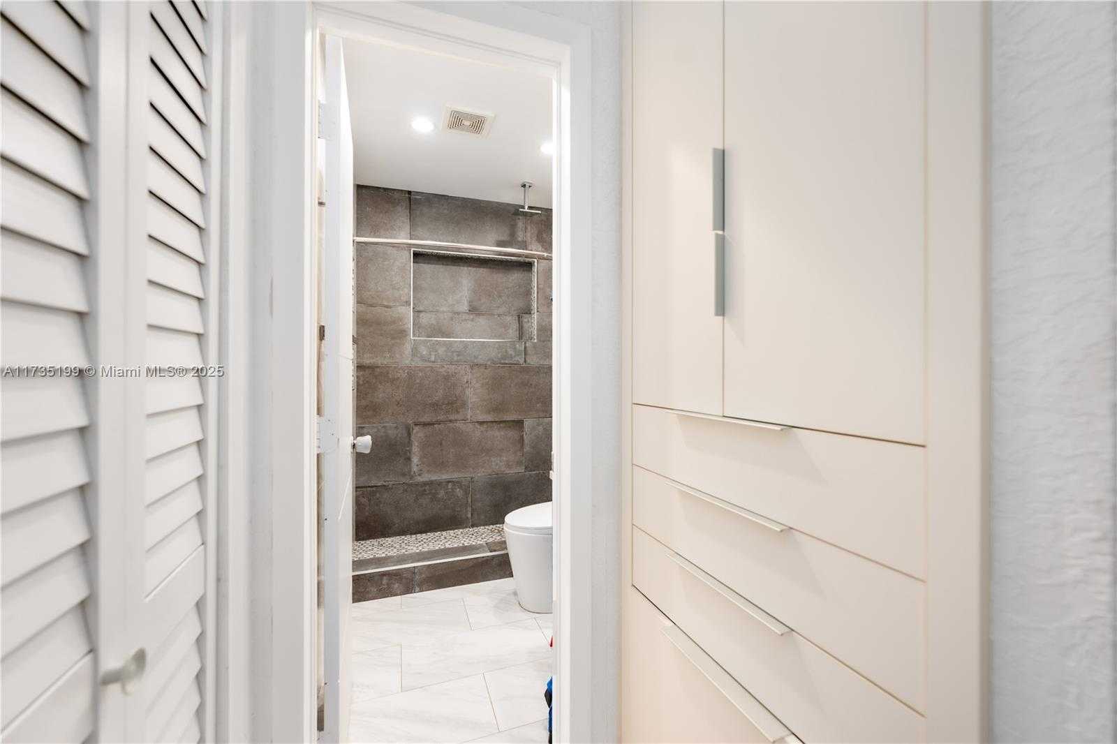Small Image of 1498 NORTH EAST 39TH ST, Oakland Park Number 16
